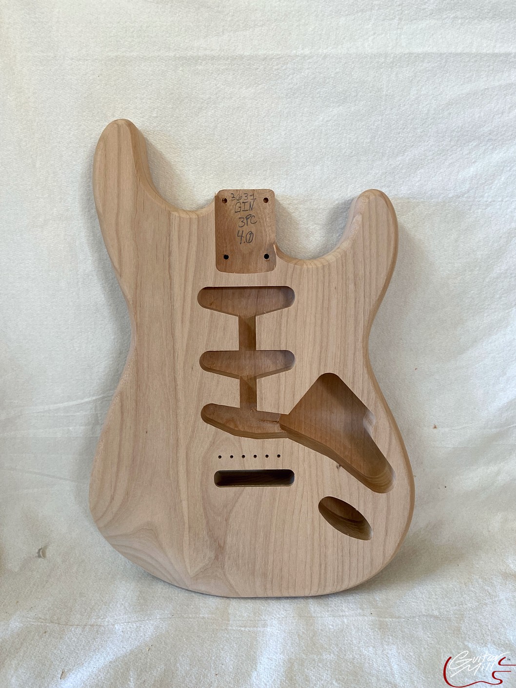 S-Style Body / Ultra Light Alder / 4 lbs. 0 oz. (#GIN-3631)