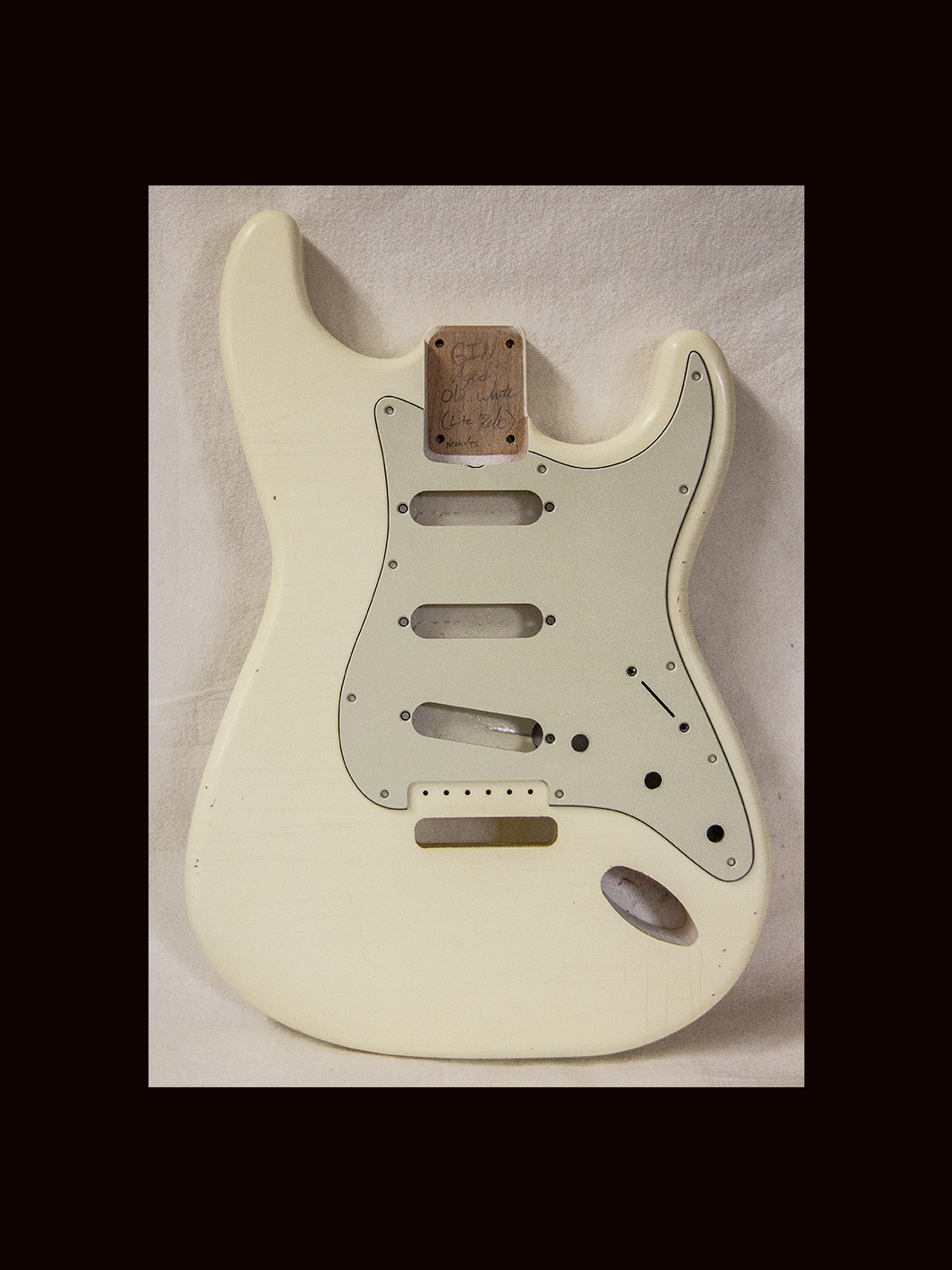 S-Style Body / Alder / 4 lbs. 0 oz. / Nitrocellulose 'Aged Olympic White' / Light-Med. Relic (#GIN-3650) - Image 2