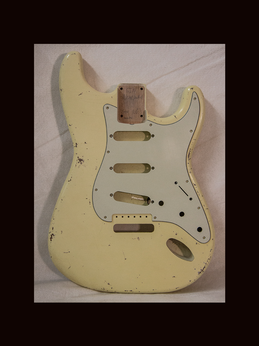 S-Style Body / Alder / 3 lbs. 11 oz. / Nitrocellulose 'Aged Olympic White' / Med. Relic (#GIN-3653) - Image 2