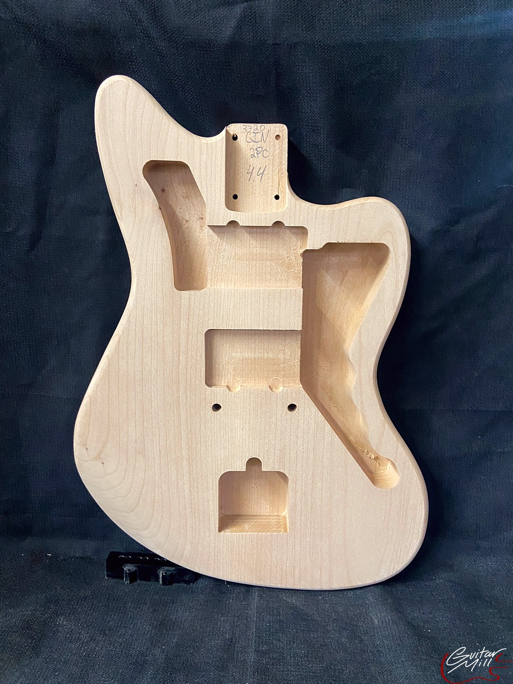 Jazz-Style Body / 2 pc. Ultra Light Alder / 4 lbs. 4 oz. (#GIN-3720)