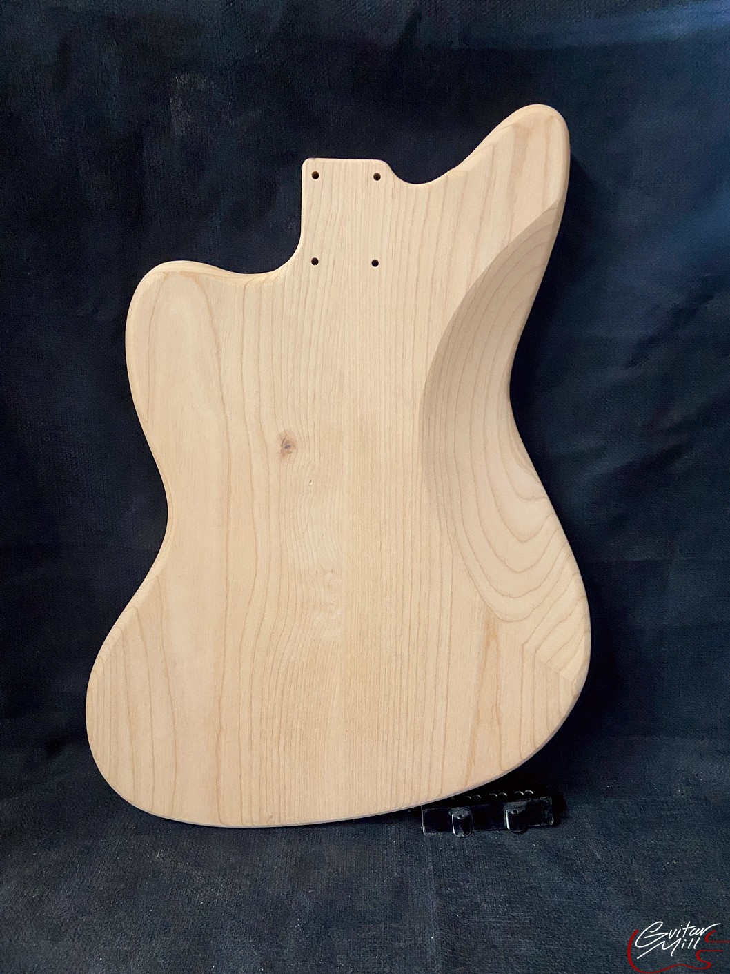 Jazz-Style Body / 2 pc. Ultra Light Alder / 4 lbs. 3 oz. (#GIN-3721) - Image 2