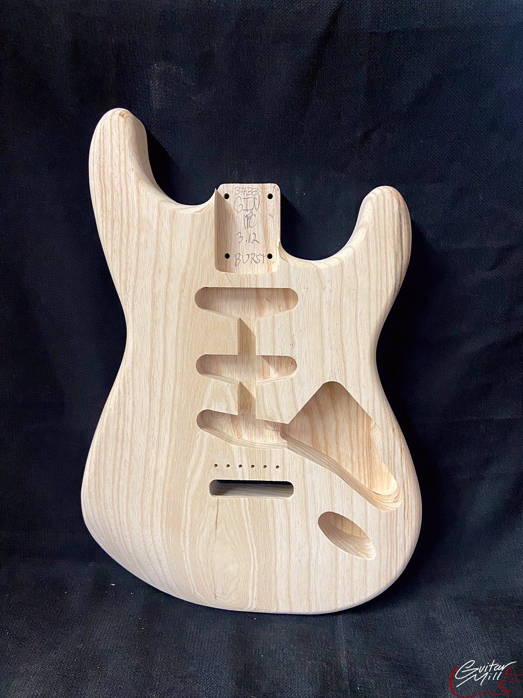 S-Style Body / 1 pc. Ultra Light Swamp Ash / 3 lbs. 12 oz. / BURST GRADE (#GIN-3733)