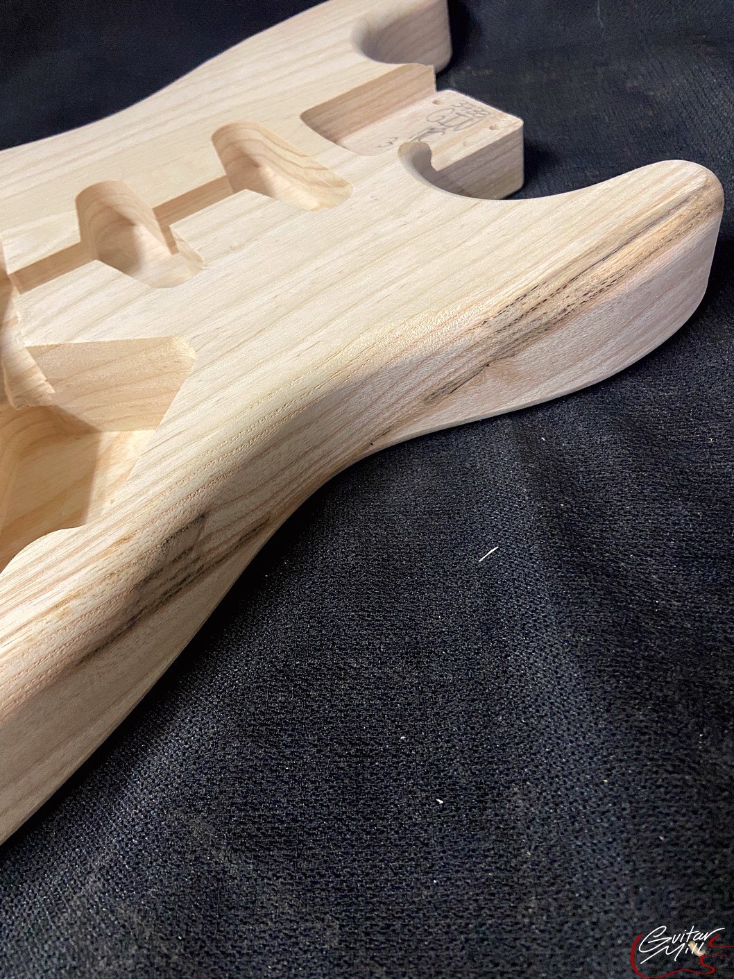 S-Style Body / 1 pc. Ultra Light Swamp Ash / 3 lbs. 12 oz. / BURST GRADE (#GIN-3733) - Image 3