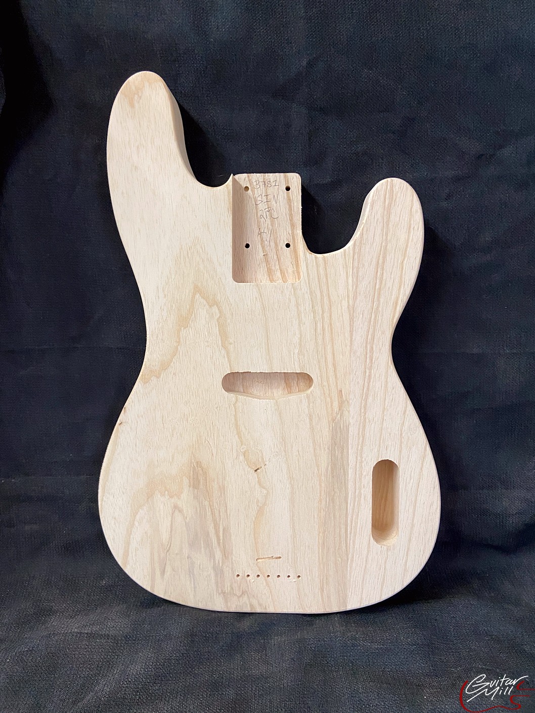 '51 P-Style Bass Body / 2 pc. Ultra Light Swamp Ash / 4 lbs. 1 oz. (#GIN-3781-B)