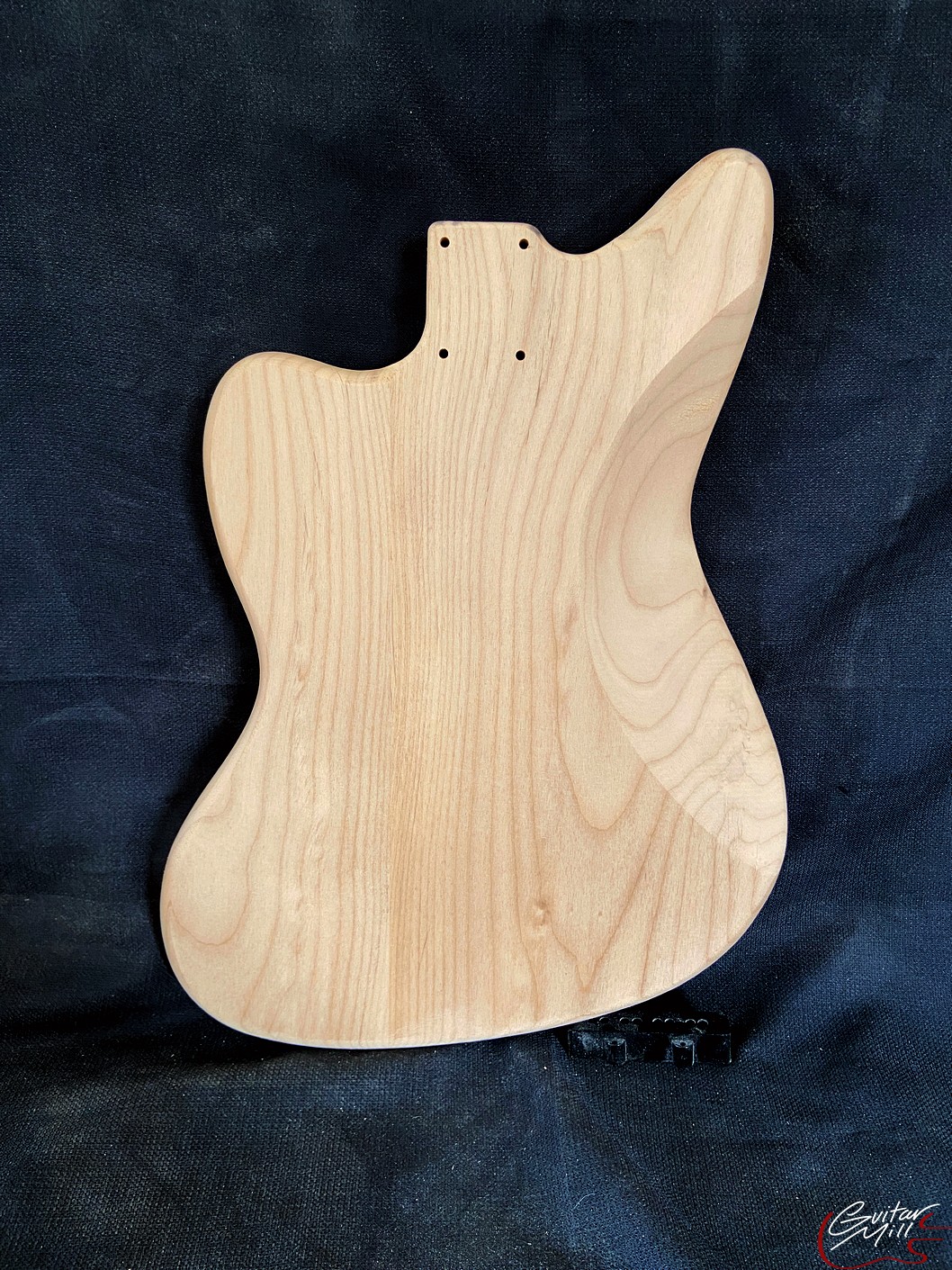 Jazz-Style Body / 2 pc. Ultra Light Alder / 4 lbs. 5 oz. / Burst Grade (#GIN-3818) - Image 2