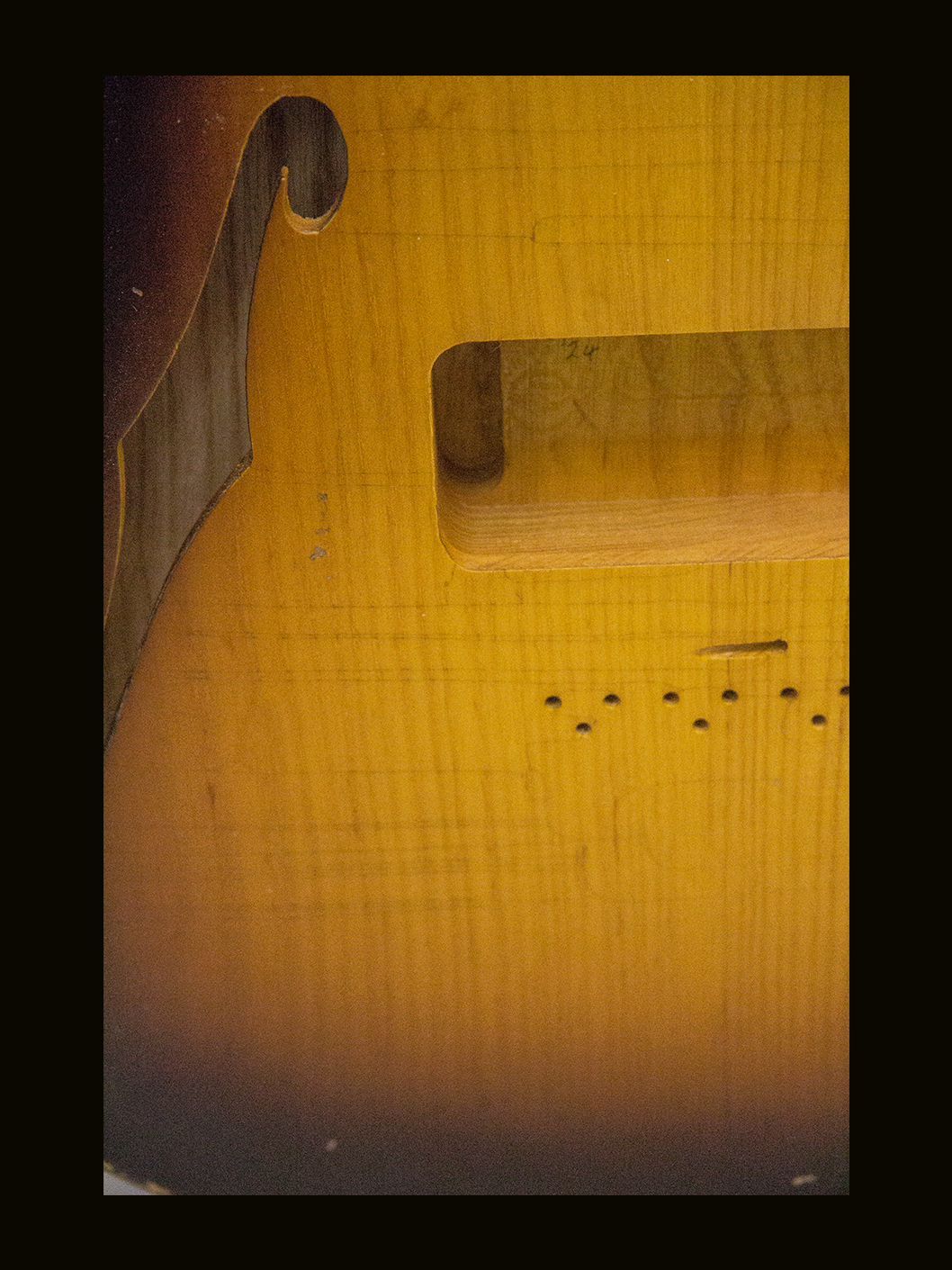 '72 Hollow T-Style Body / 1 PC. Swamp Ash / 3 lbs. 12 oz. / Nitrocellulose 'Chocolate Burst' / Light Relic (#GIN-3823) - Image 3