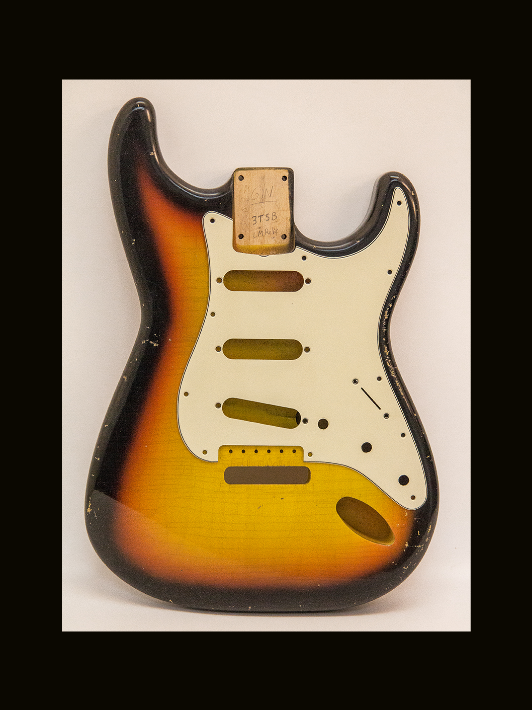 S-Style Body / Alder / 3 lbs. 6 oz. / Nitrocellulose '3 Tone Sunburst'/'Target Burst' / Light Relic (#GIN-3866)