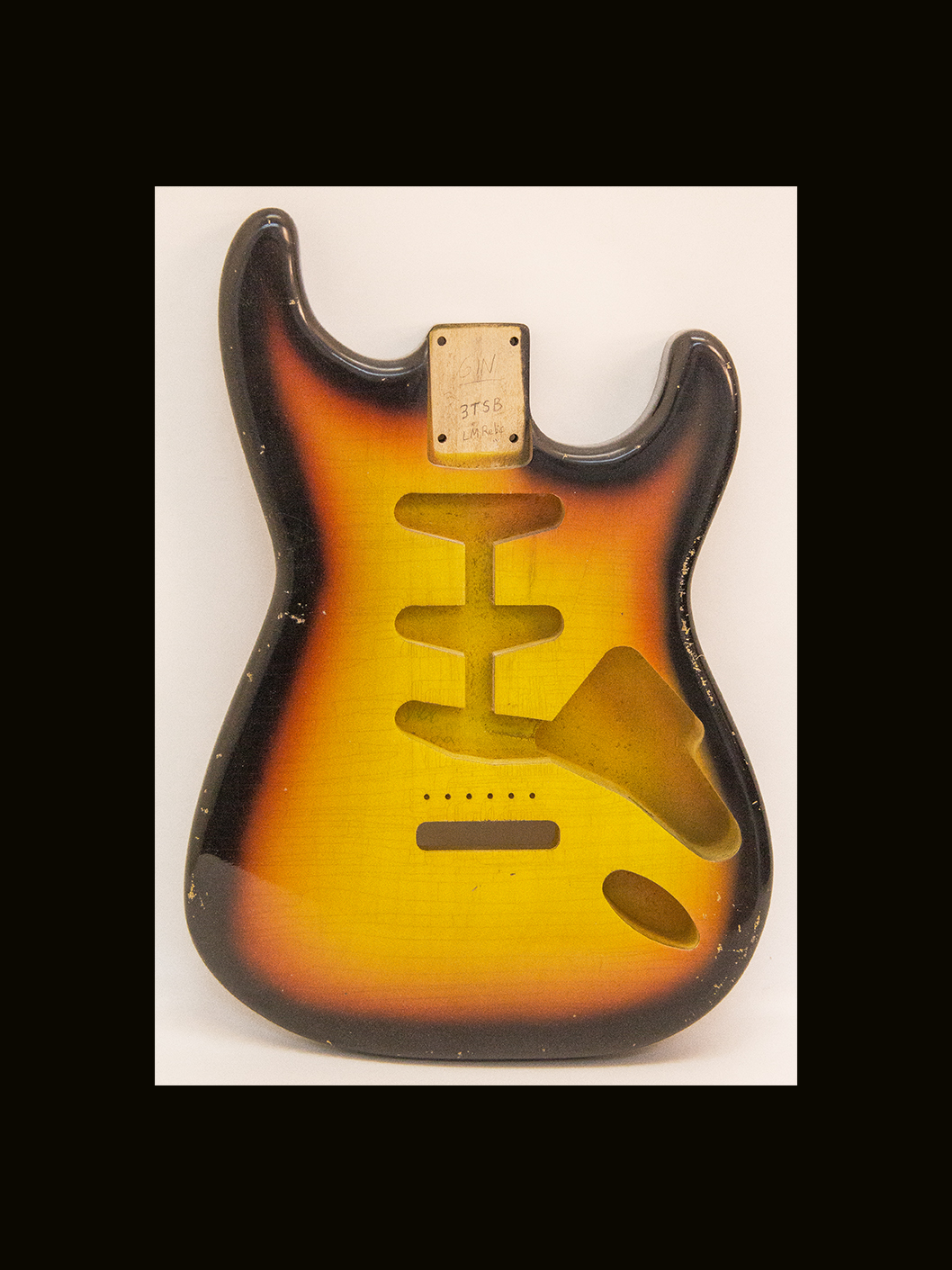 S-Style Body / Alder / 3 lbs. 6 oz. / Nitrocellulose '3 Tone Sunburst'/'Target Burst' / Light Relic (#GIN-3866) - Image 2
