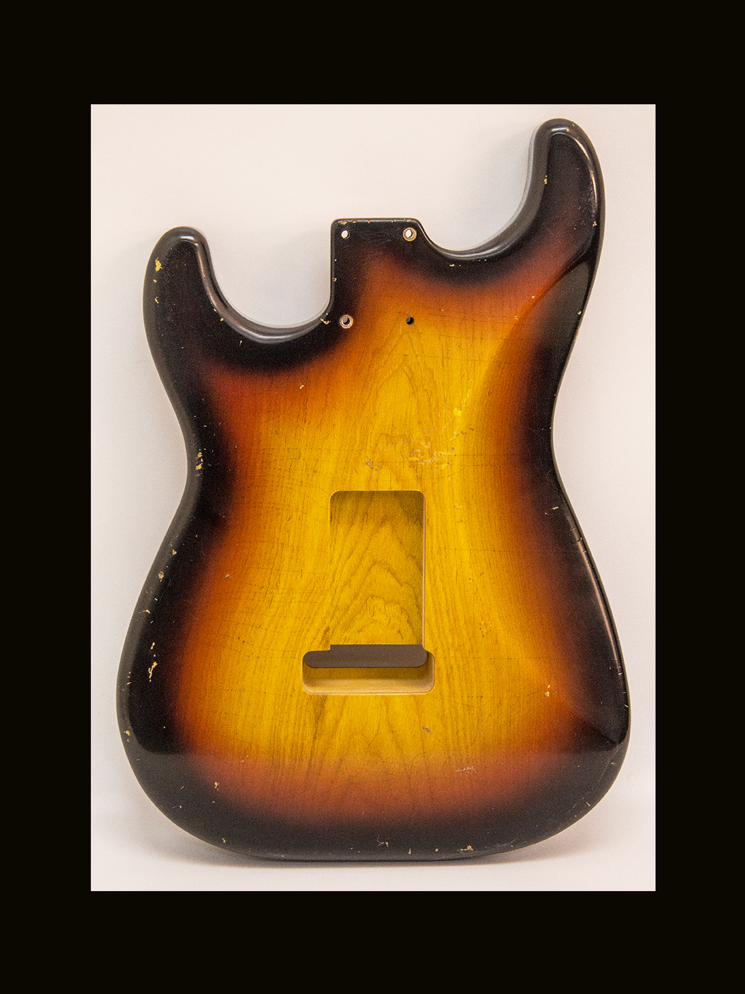 S-Style Body / 1 Piece Swamp Ash / 3 lbs. 2 oz. / Nitrocellulose '3 Tone SunBurst' / Med. Relic (#GIN-3870) - Image 3