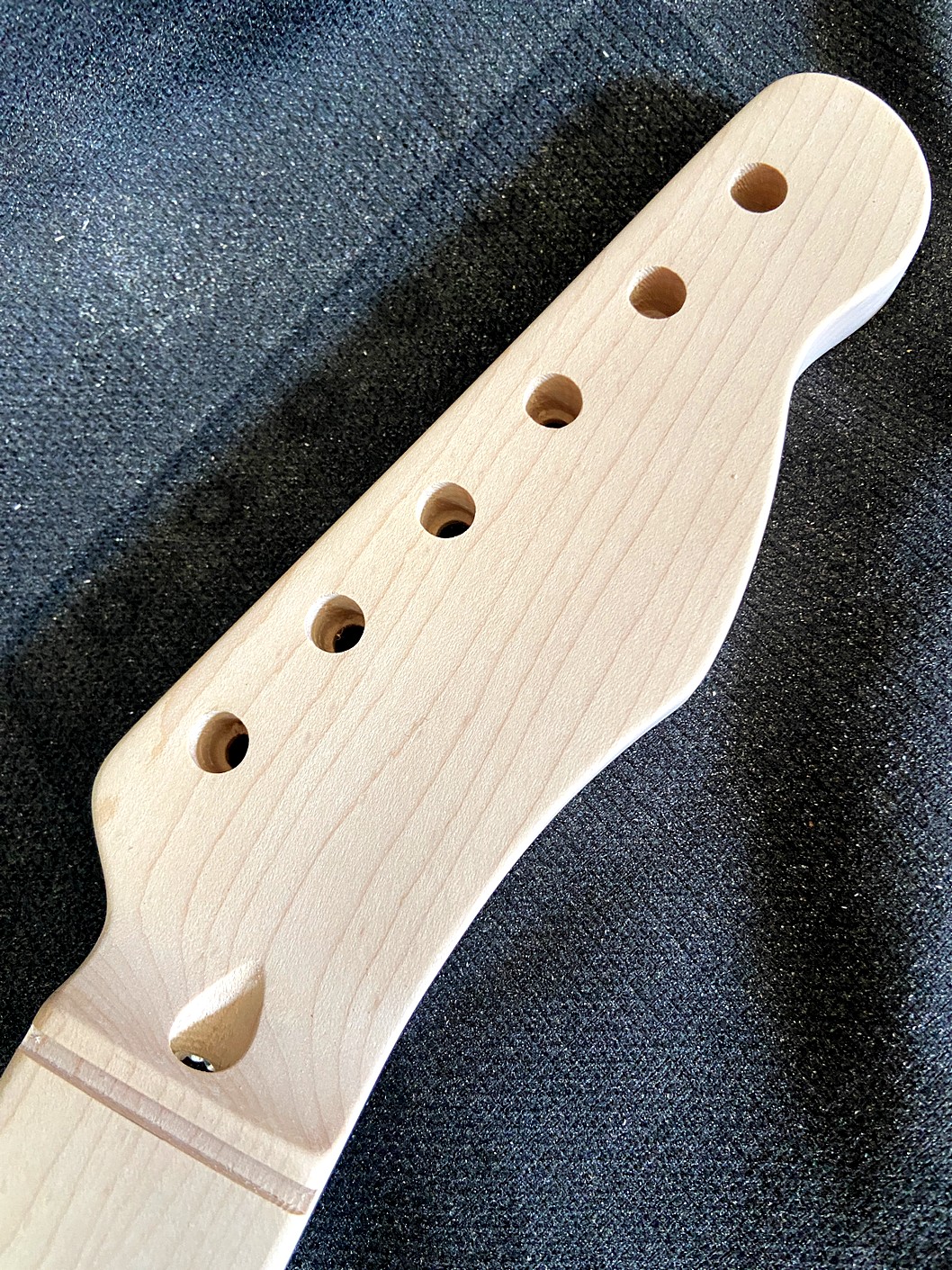T-Style Replacement Neck / 1 pc. Lite Bird's Eye Maple / Soft Chunky V (#GIN-3927) - Image 3