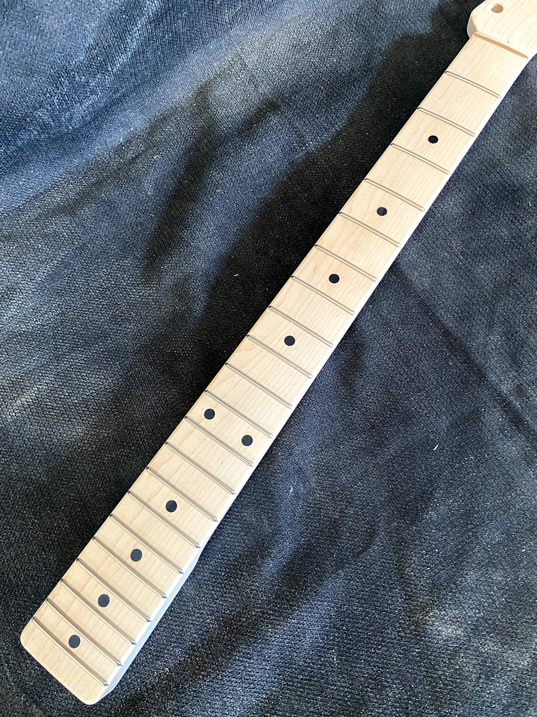 T-Style Replacement Neck / 1 pc. Lite Bird's Eye Maple / Soft Chunky V (#GIN-3927) - Image 4