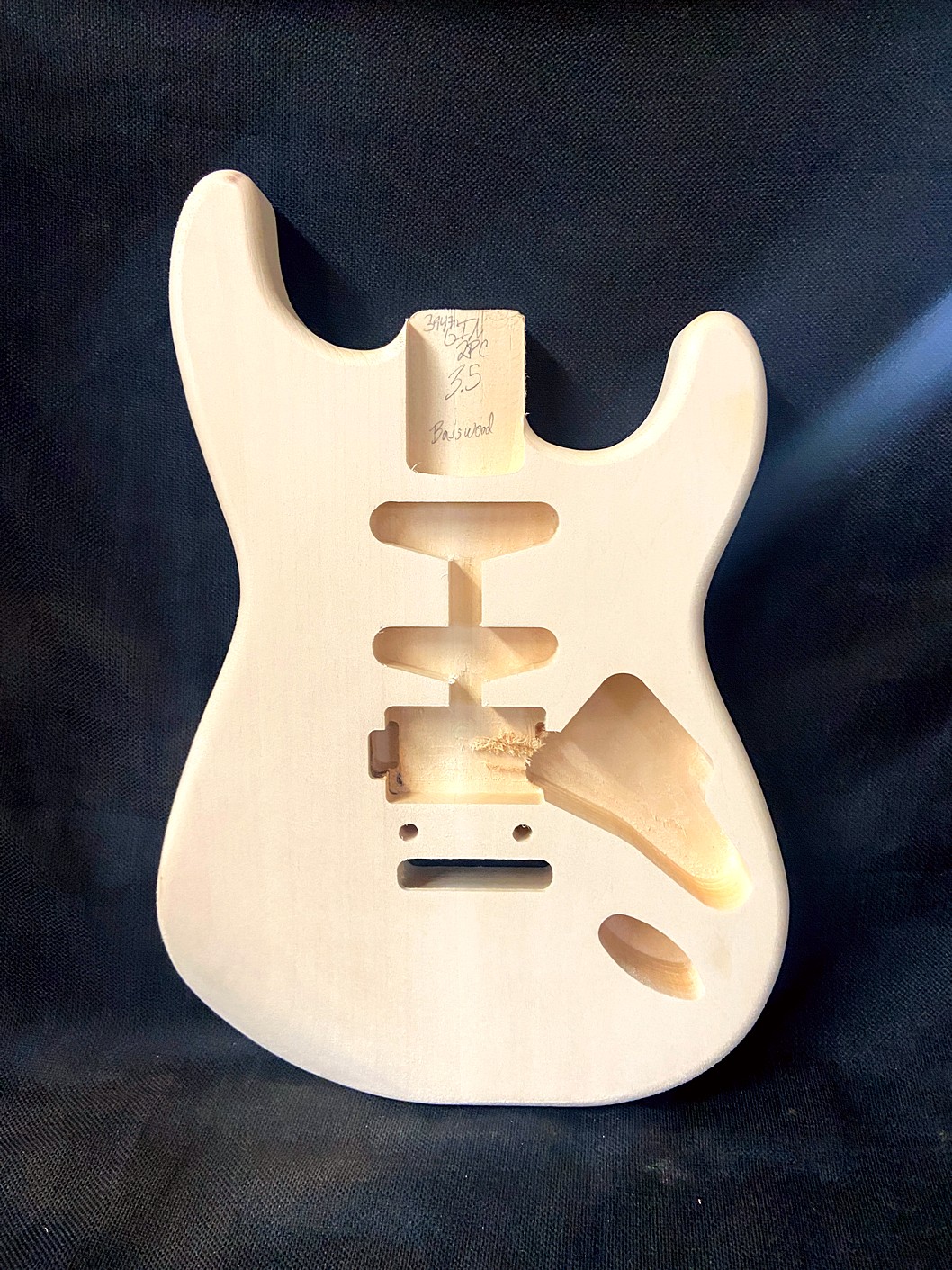 S-Style Body / 2 pc. Ultra Light Basswood / HSS / 2 Point Trem / 3 lbs. 5 oz. (#GIN-3947)