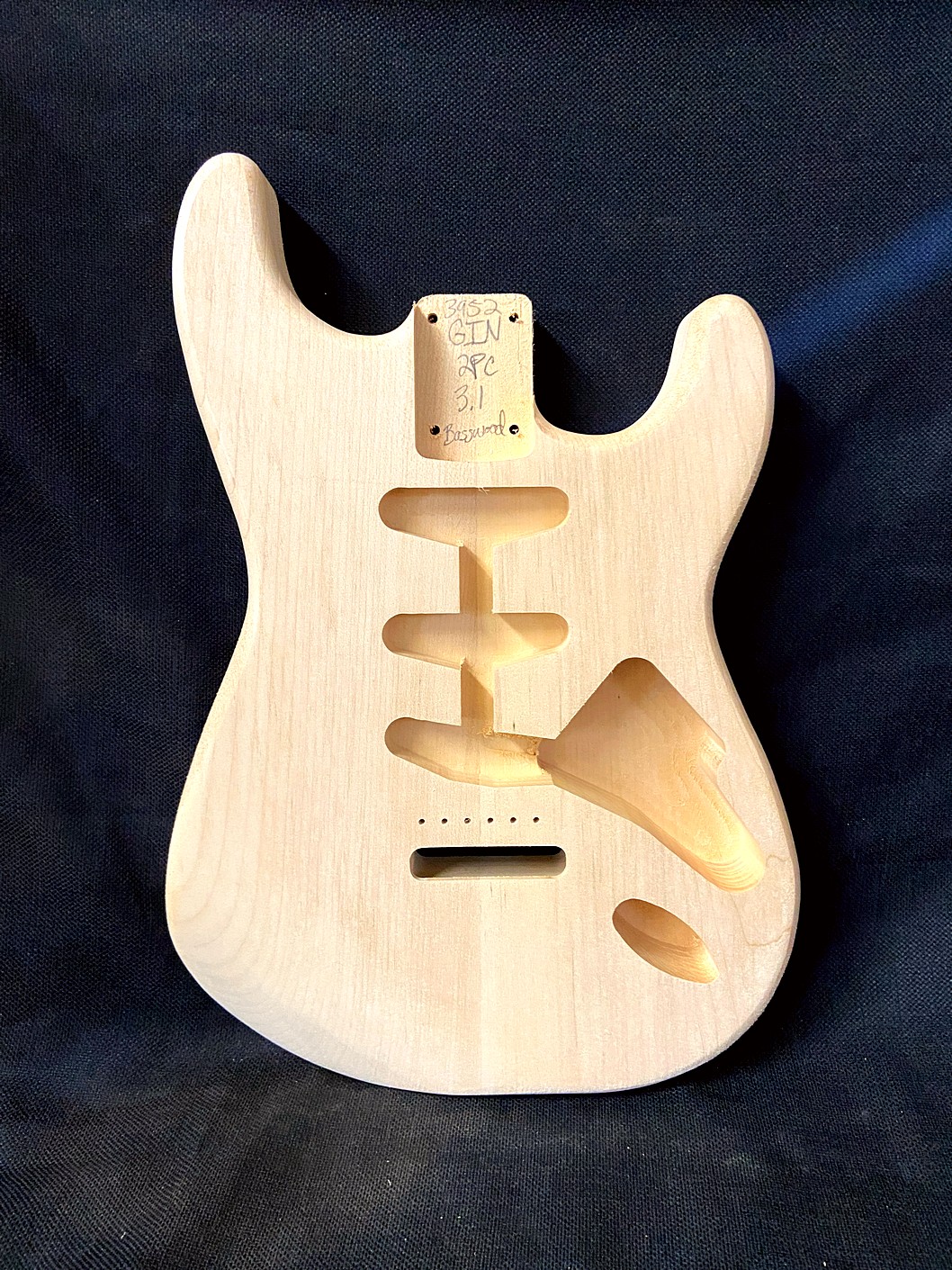 S-Style Body / 2 pc. Ultra Light Basswood / 3 lbs. 1 oz. (#GIN-3952)