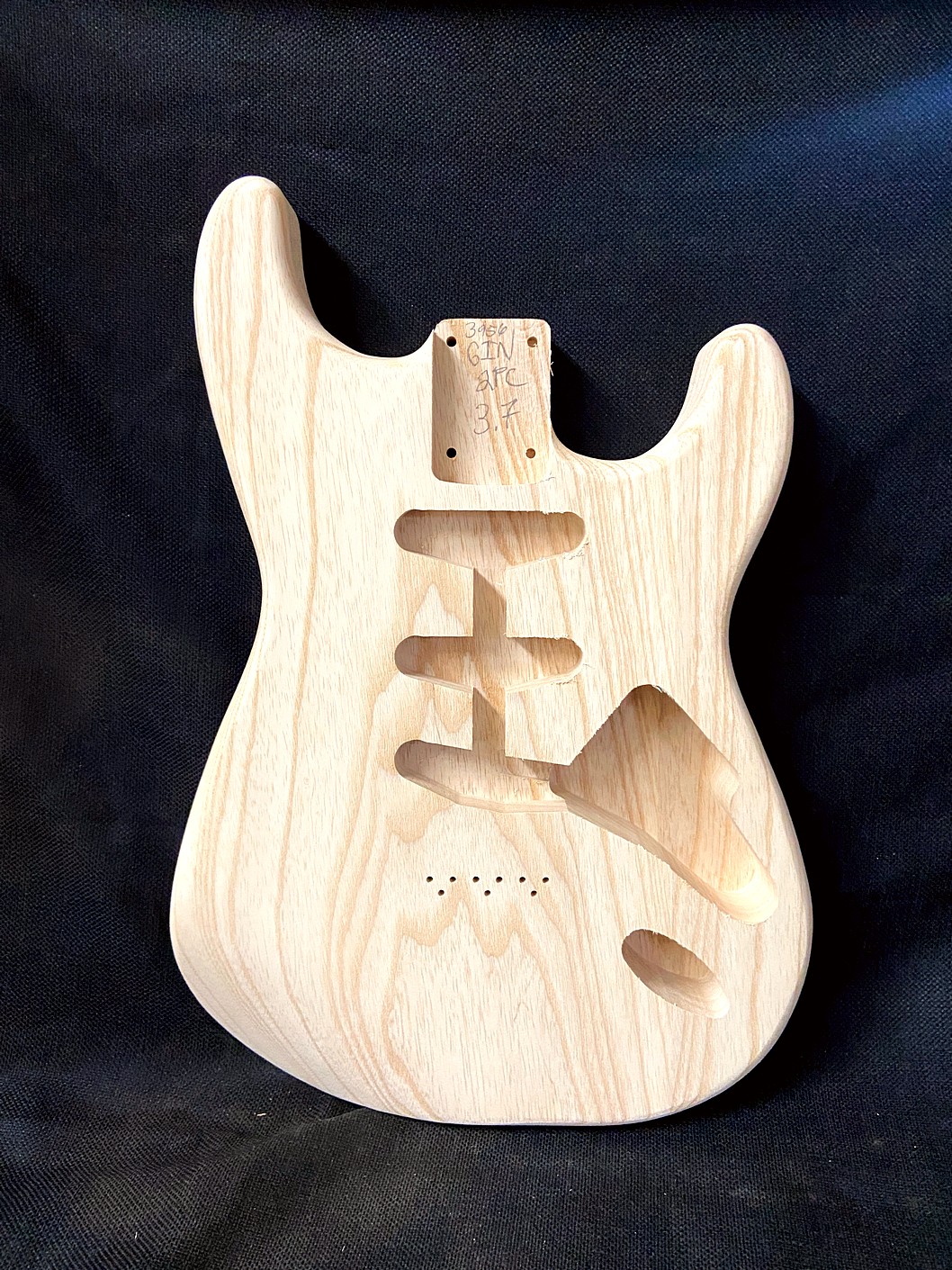 S-Style Hardtail Body / 2 pc. Ultra Light Swamp Ash / 3 lbs. 7 oz. (#GIN-3956)