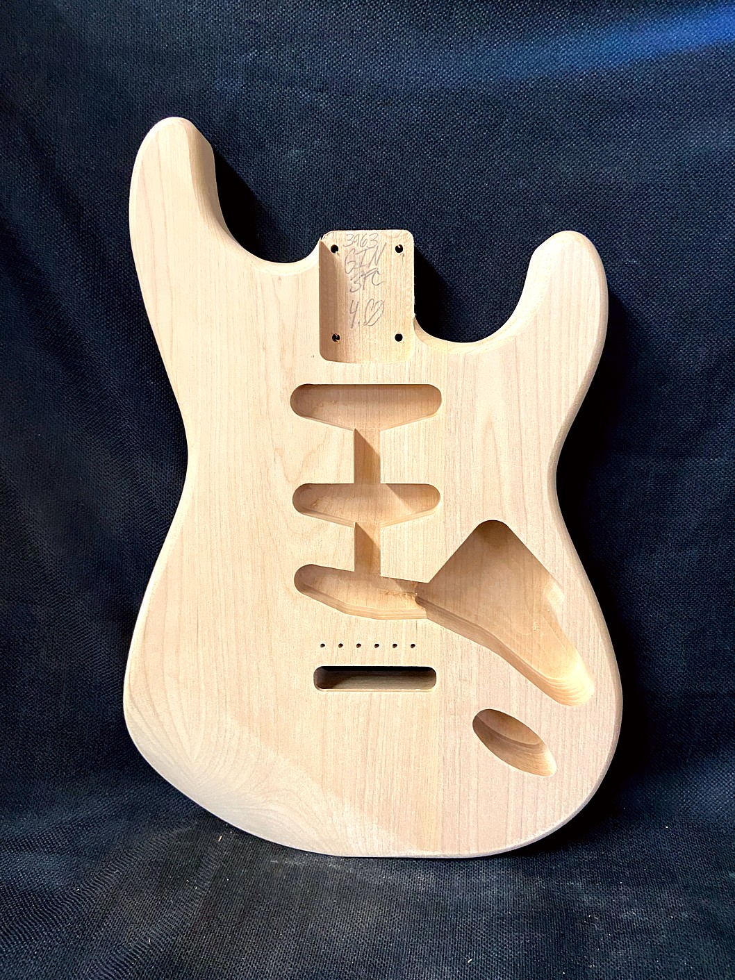 S-Style Body / Ultra Light Alder / 4 lbs. 0 oz. (#GIN-3963)