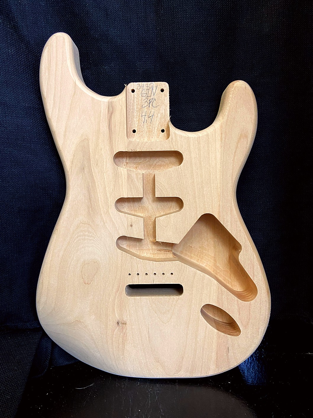 S-Style Body / Ultra Light Alder / 4 lbs. 4 oz. (#GIN-3970)