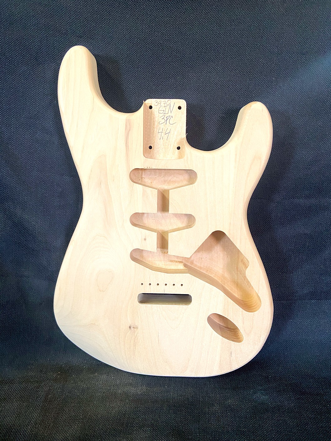 S-Style Body / Ultra Light Alder / 4 lbs. 4 oz. (#GIN-3970)
