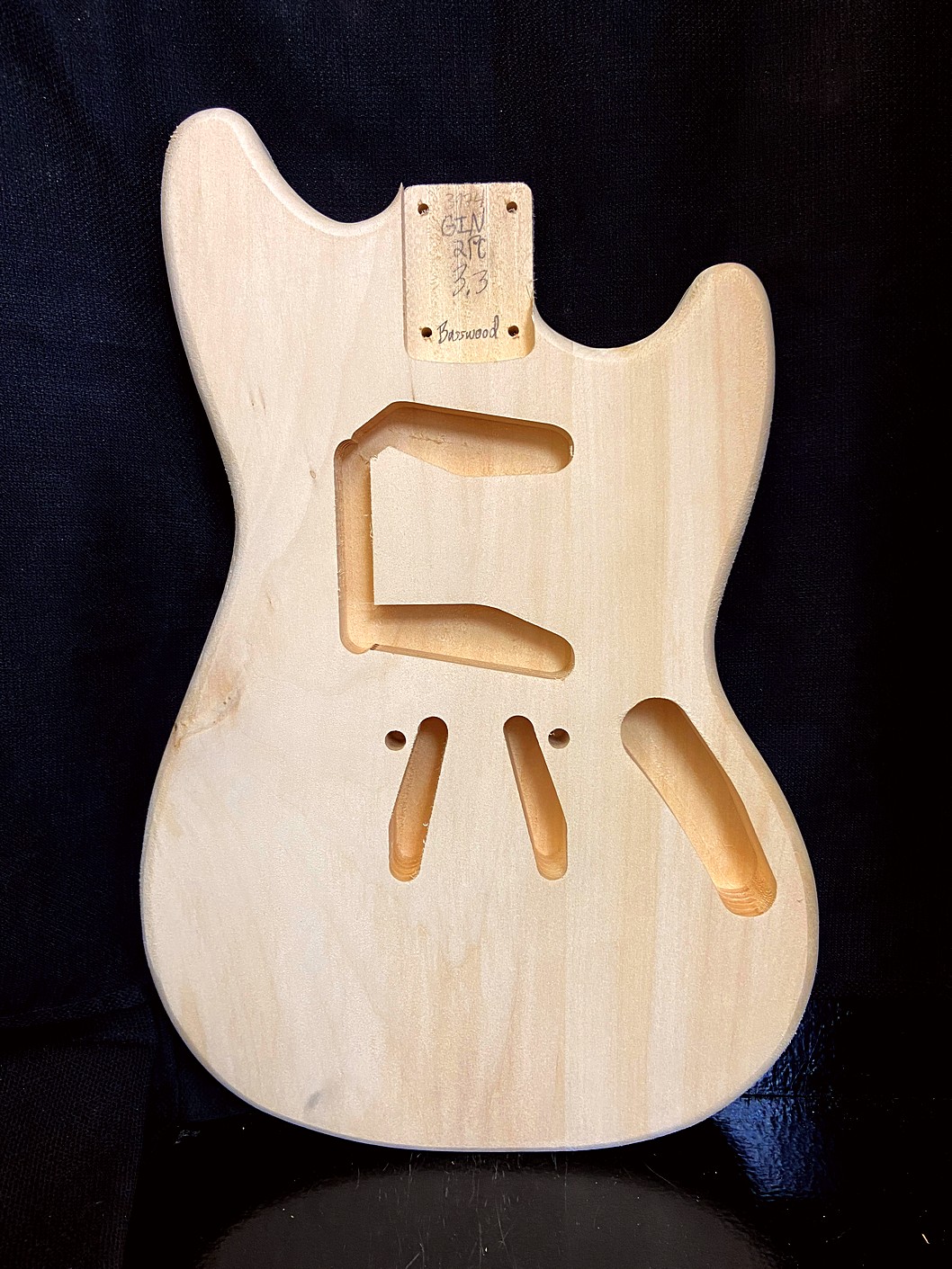 Stang-Style Body / 2 pc. Ultra Light Basswood / 3 lbs. 3 oz. (#GIN-3974)
