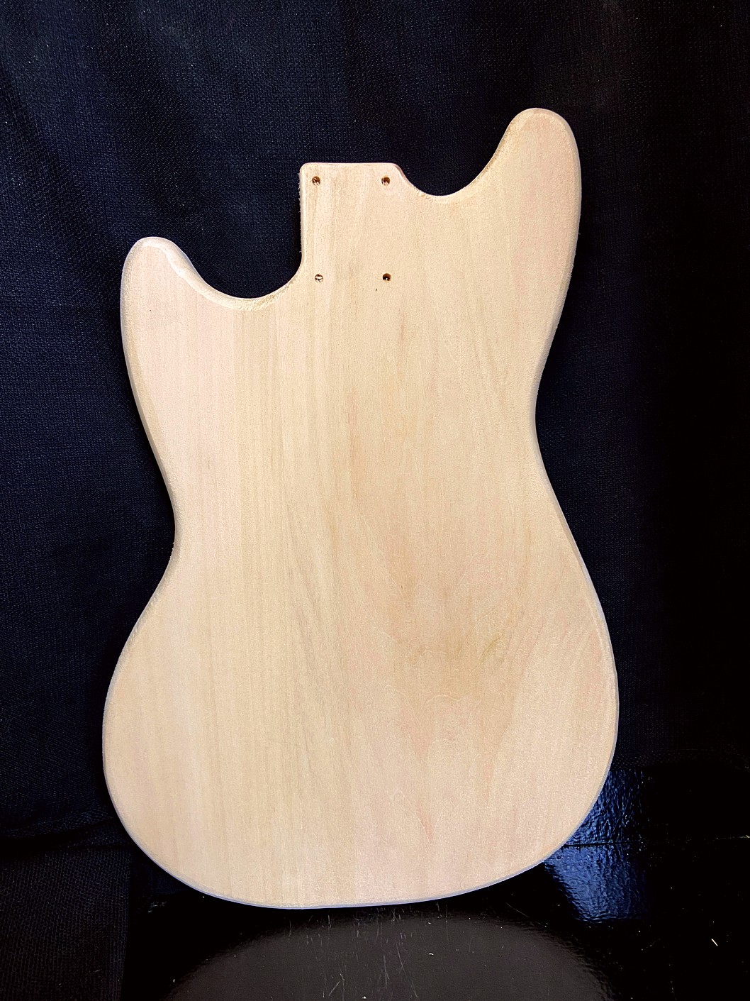 Stang-Style Body / 2 pc. Ultra Light Basswood / 3 lbs. 3 oz. (#GIN-3974) - Image 2