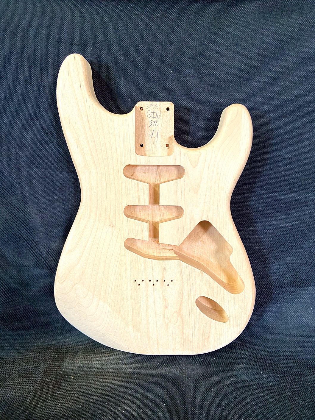 S-Style Hardtail Body / Ultra Light Alder / 4 lbs. 1 oz. (#GIN-3975)