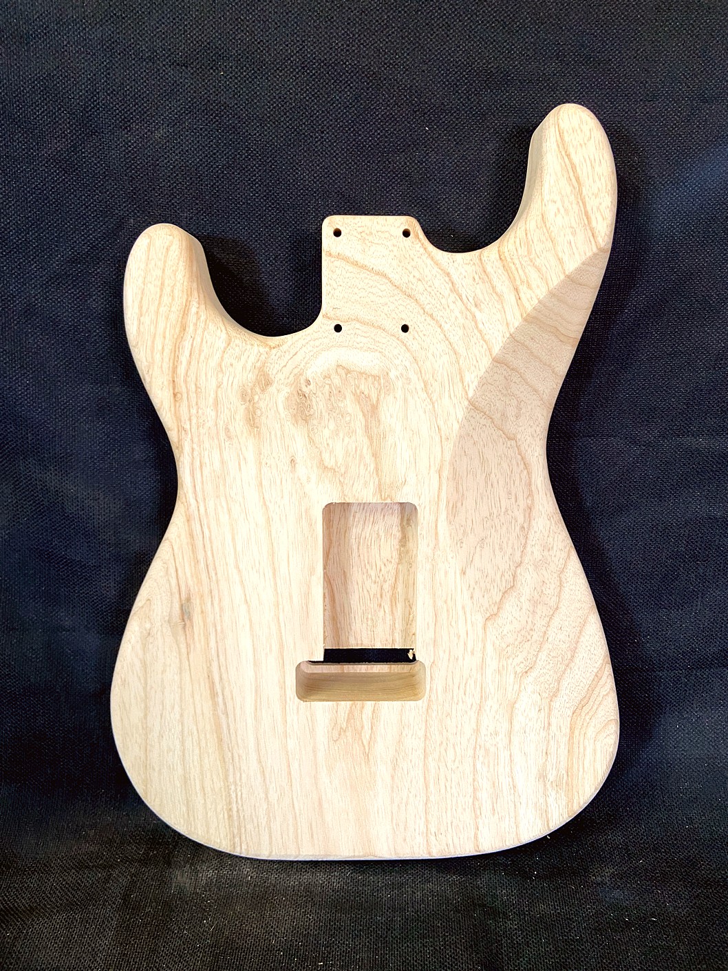 S-Style Body / 1 pc. Ultra Light Swamp Ash / 3 lbs. 12 oz. / Paint Grade (#GIN-3979) - Image 2