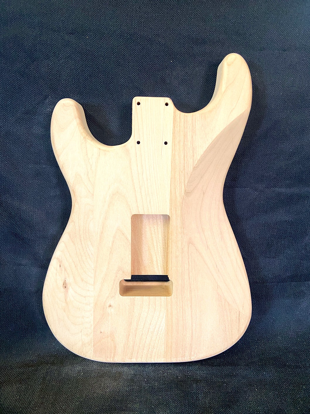 S-Style Body / Ultra Light Alder / 4 lbs. 0 oz. (#GIN-4002) - Image 2