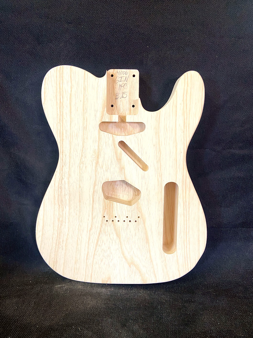 T-Style Body / 1 pc. Ultra Light Swamp Ash / 3 lbs. 15 oz. (#GIN-4006)