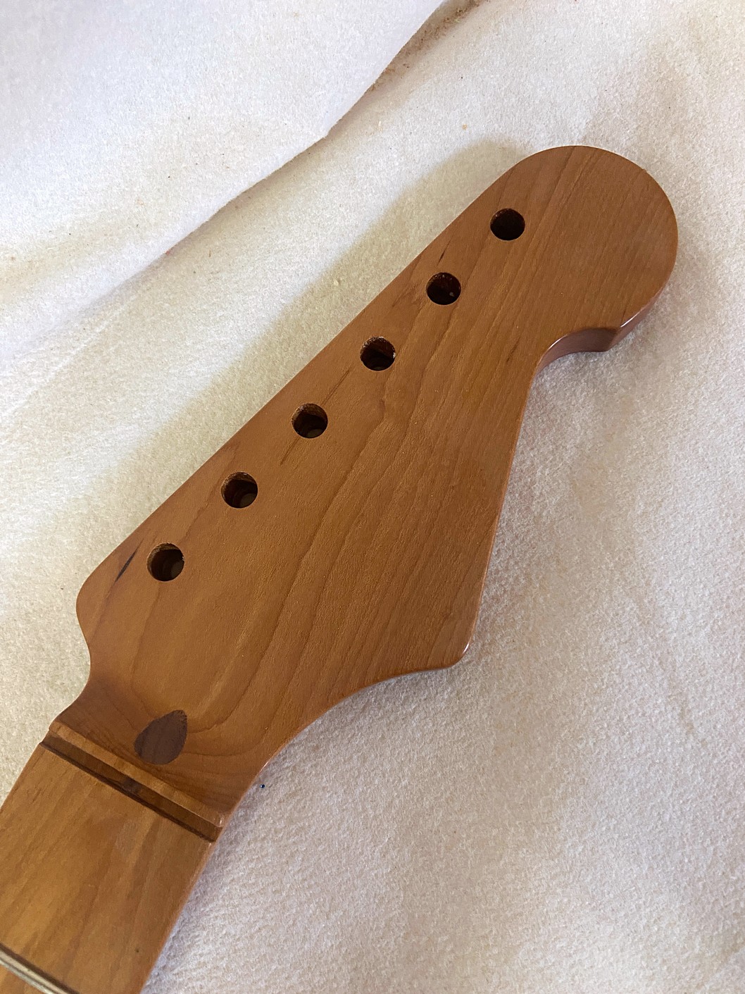 S-Style Replacement Neck / 1 pc. Roasted Maple / Classic C / Gloss / Closet Clean (#GIN-4014) - Image 3