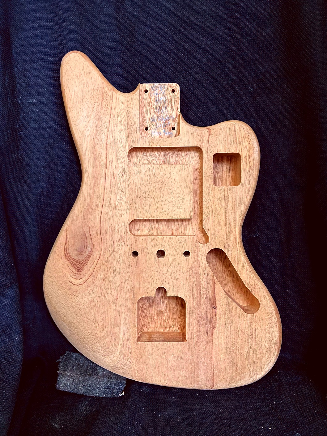 Jag-Style Body / 2 pc. African Mahogany / No Rhythm Circuit (#GIN-4036)