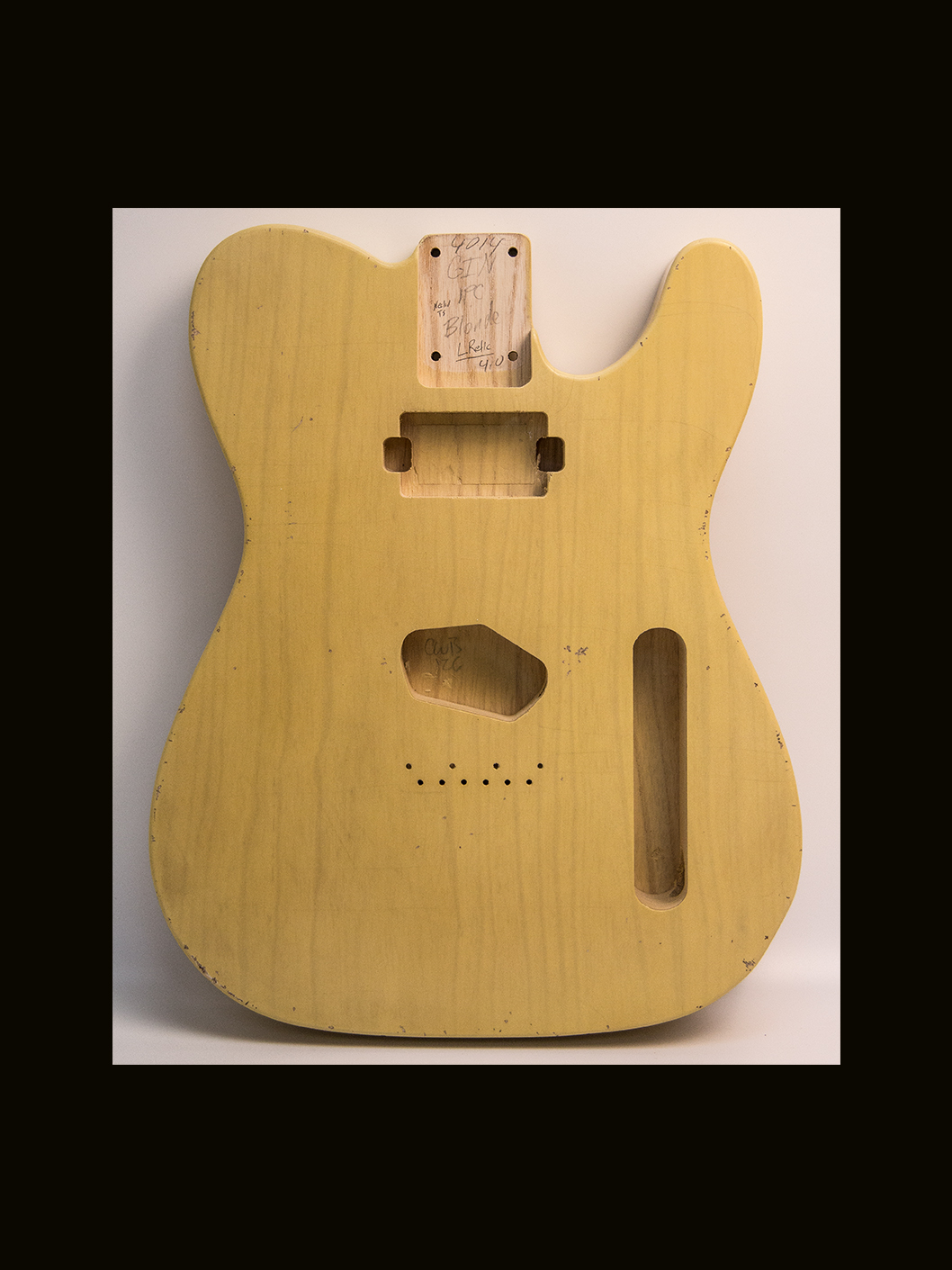 T-Style Body / 1 Piece Ultra Light Swamp Ash / 4 lbs. 0 oz. / Nitrocellulose 'Nocaster Blonde' / Light Relic (#GIN-4040) - Image 2