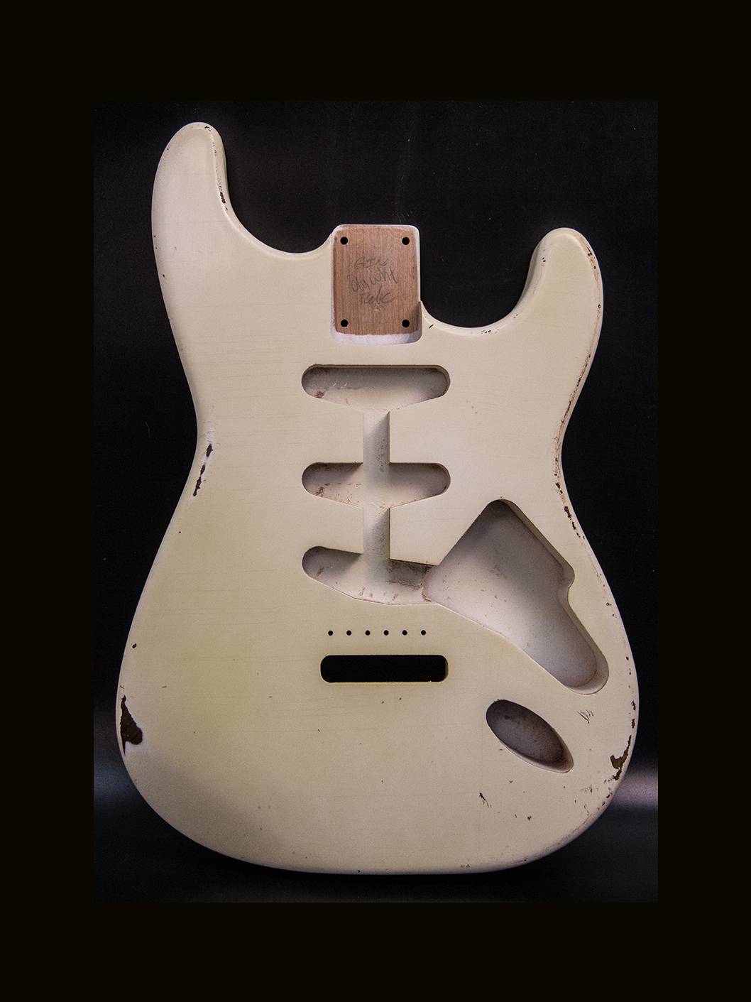 S-Style Body / Alder / 4 lbs. 1 oz. / Nitrocellulose 'Olympic White' / Med. Relic (#GIN-4041) - Image 2