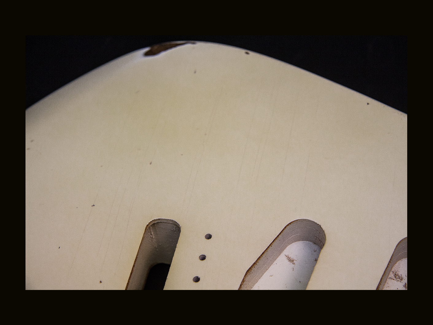 S-Style Body / Alder / 4 lbs. 1 oz. / Nitrocellulose 'Olympic White' / Med. Relic (#GIN-4041) - Image 3