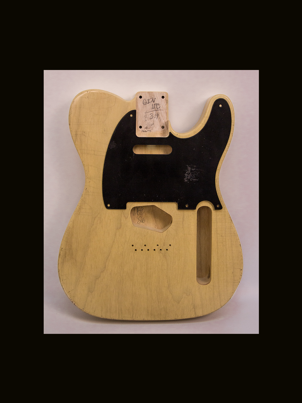 T-Style Body / 1 Piece Ultra Light Swamp Ash / 3 lbs. 15 oz. / Nitrocellulose 'Nocaster Blonde' / Med. Relic (#GIN-4056)
