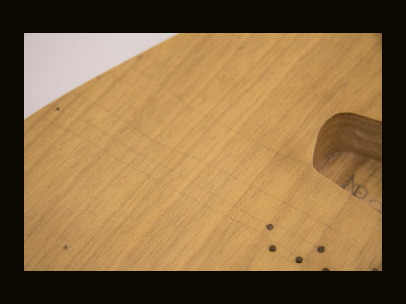 T-Style Body / 1 Piece Ultra Light Swamp Ash / 4 lbs. 4 oz. / Nitrocellulose 'Nocaster Blonde' / Light Relic (#GIN-4066) - Image 3