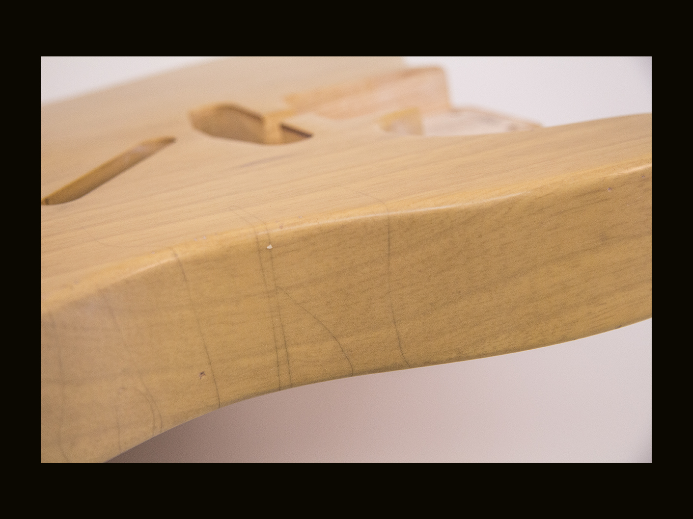 T-Style Body / 1 Piece Ultra Light Swamp Ash / 4 lbs. 4 oz. / Nitrocellulose 'Nocaster Blonde' / Light Relic (#GIN-4066) - Image 4