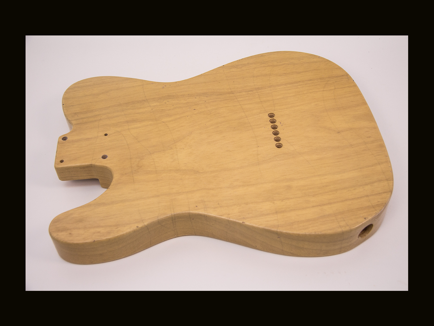 T-Style Body / 1 Piece Ultra Light Swamp Ash / 4 lbs. 4 oz. / Nitrocellulose 'Nocaster Blonde' / Light Relic (#GIN-4066) - Image 5