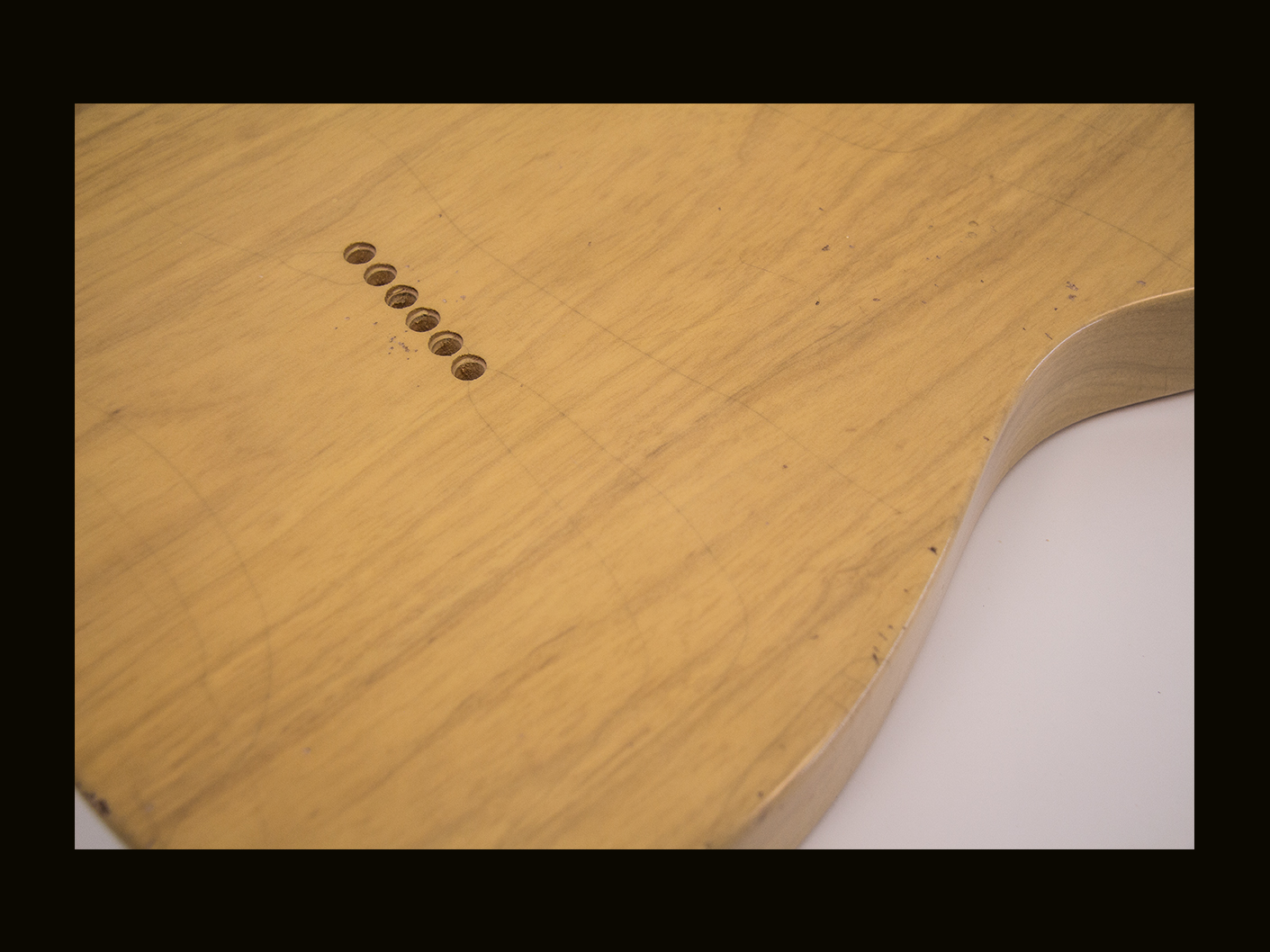 T-Style Body / 1 Piece Ultra Light Swamp Ash / 4 lbs. 4 oz. / Nitrocellulose 'Nocaster Blonde' / Light Relic (#GIN-4066) - Image 7