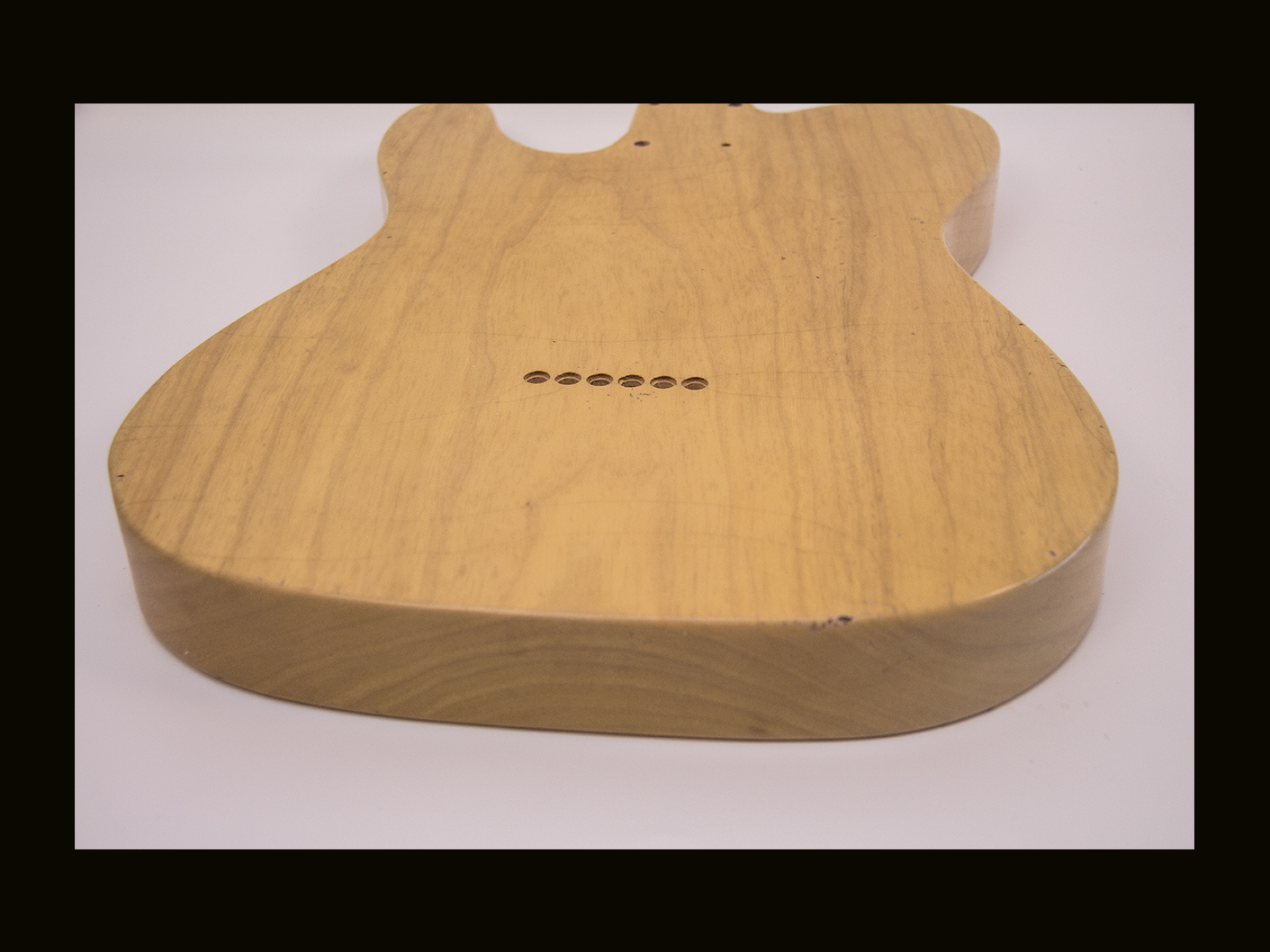 T-Style Body / 1 Piece Ultra Light Swamp Ash / 4 lbs. 4 oz. / Nitrocellulose 'Nocaster Blonde' / Light Relic (#GIN-4066) - Image 8