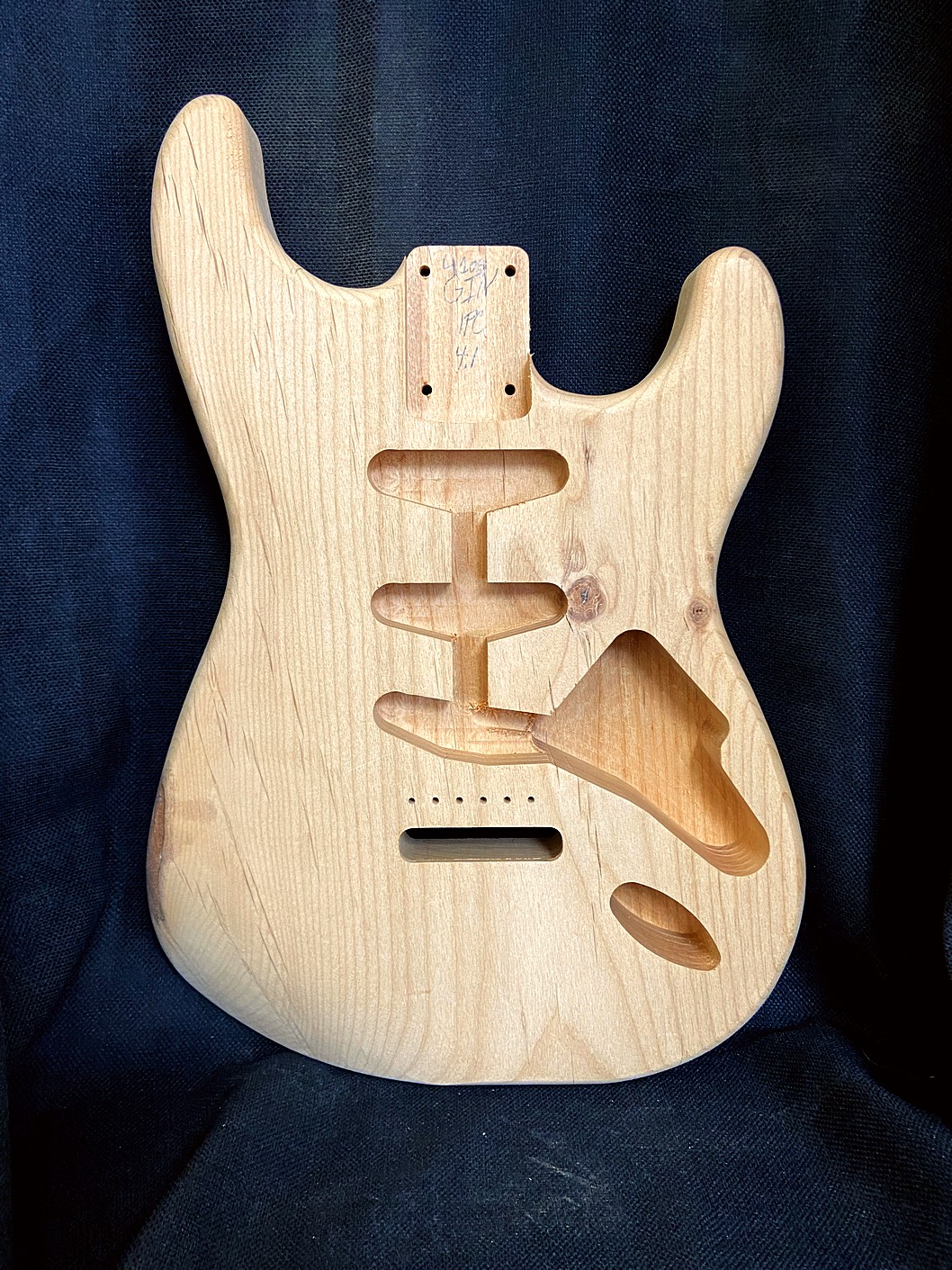 S-Style Body / 1 pc. Ultra Light Alder / 4 lbs. 1 oz. (#GIN-4105)