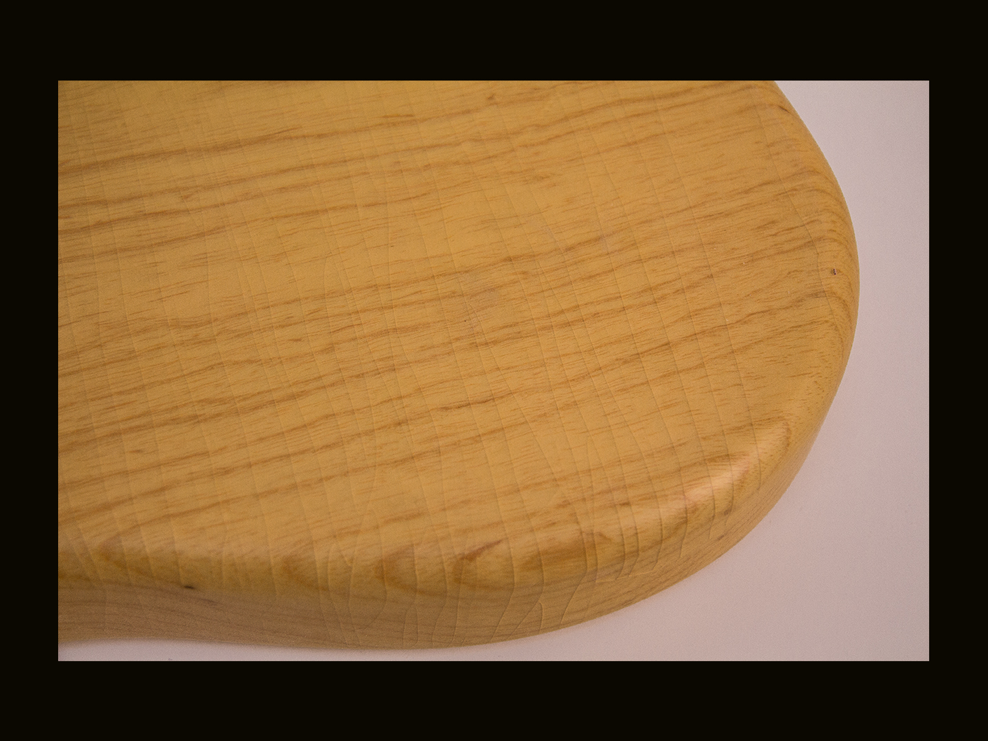 J-Style Bass Body / 1 Piece Swamp Ash / 4 lbs. 2 oz. / Nitrocellulose "Vintage Amber" Satin / 'Closet Clean' w/ Lacquer Checking (#GIN-4116) - Image 5