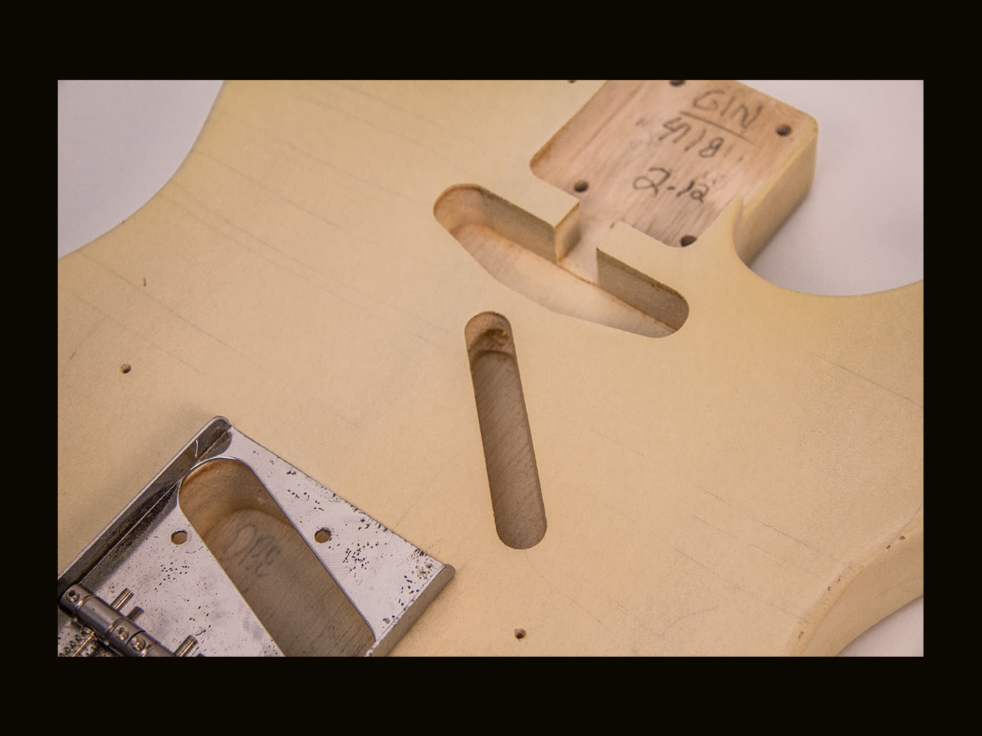 T-Style Body - Partially Assembled - Parts Included! / Paulownia / 2 lbs. 12 oz. / Nitrocellulose 'Nicotine Blonde' / Light Relic (#GIN-4118) (S) - Image 4