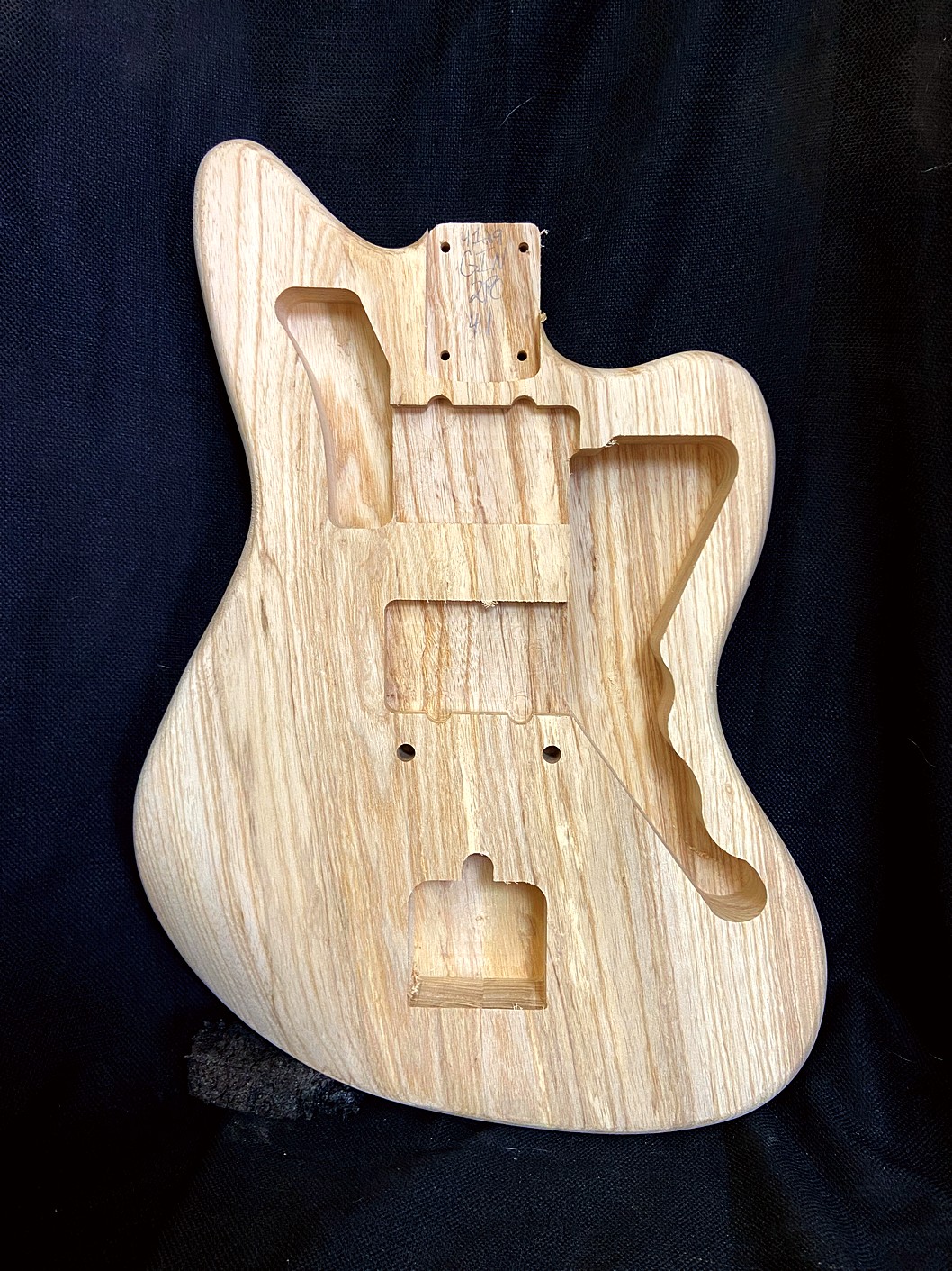 Jazz-Style Body / 2 pc. Swamp Ash / 4 lbs. 1 oz. (#GIN-4129)