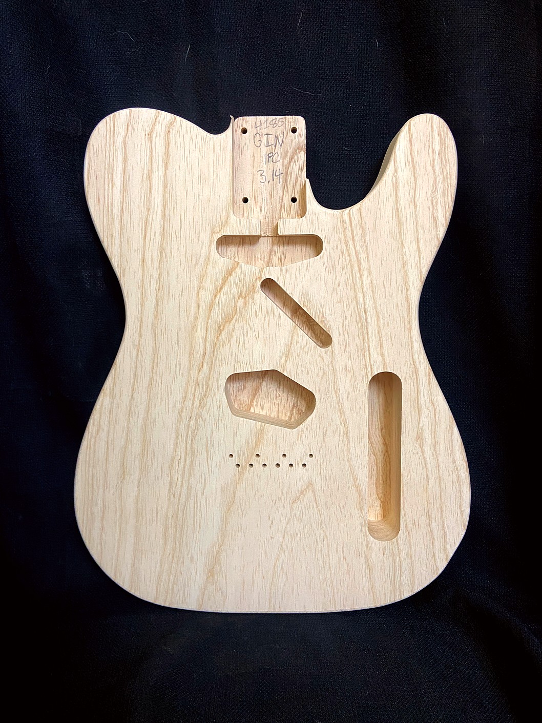 T-Style Body / 1 pc. Ultra Light Swamp Ash / 3 lbs. 14 oz. (#GIN-4185)