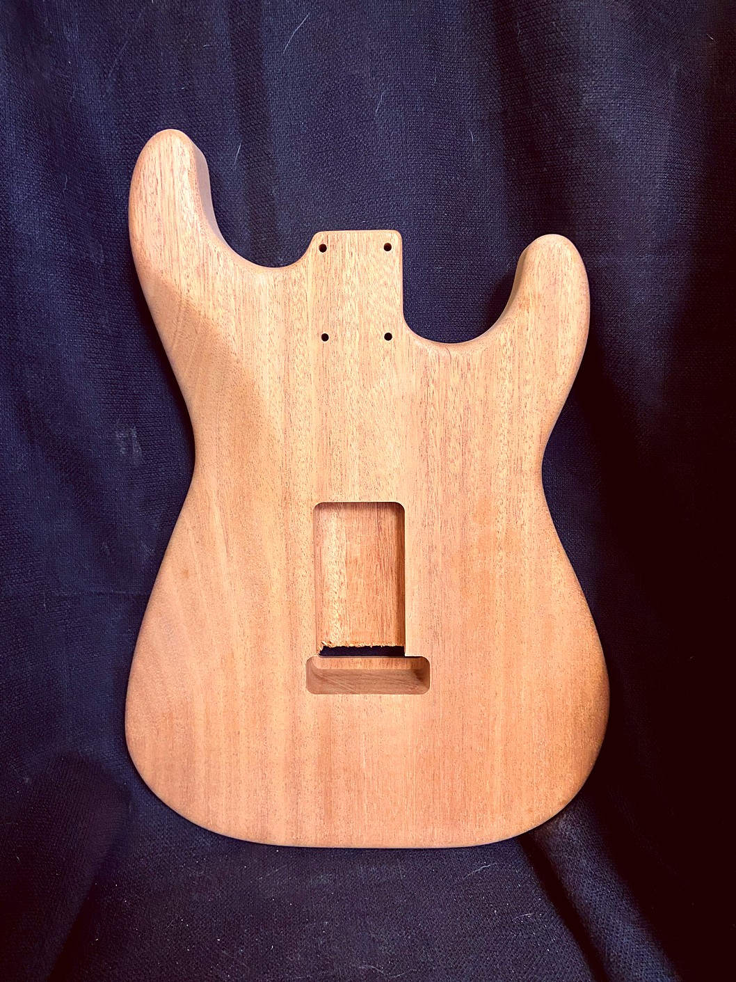 S-Style LEFTY Body / 2 pc. African Mahogany / 4 lbs. 4 oz. (#GIN-4206) - Image 2